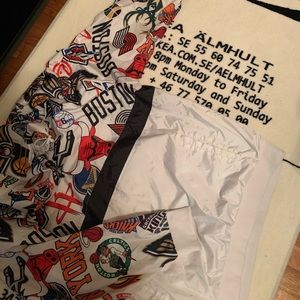 Licensed NBA pullover windbreaker, gently used.